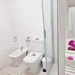 בית נופש Ocean View 1 Bedroom In אדחה
